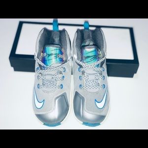 LEBRONS Xlll Grey/blue